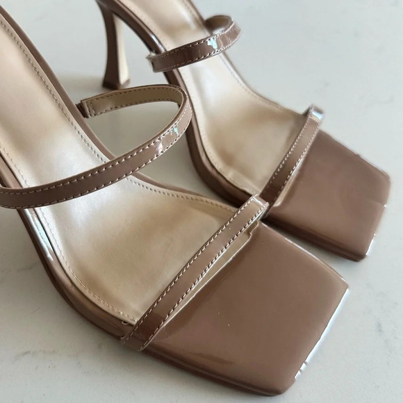 Marc Fisher Dalida Leather Buckle Strappy Sandals Size: 7.5 - Picture 3 of 7